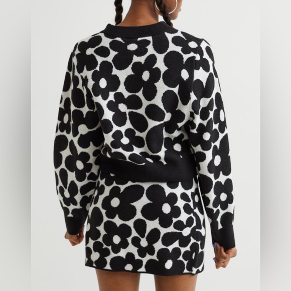 H&M Sweater - Picture 3 of 6